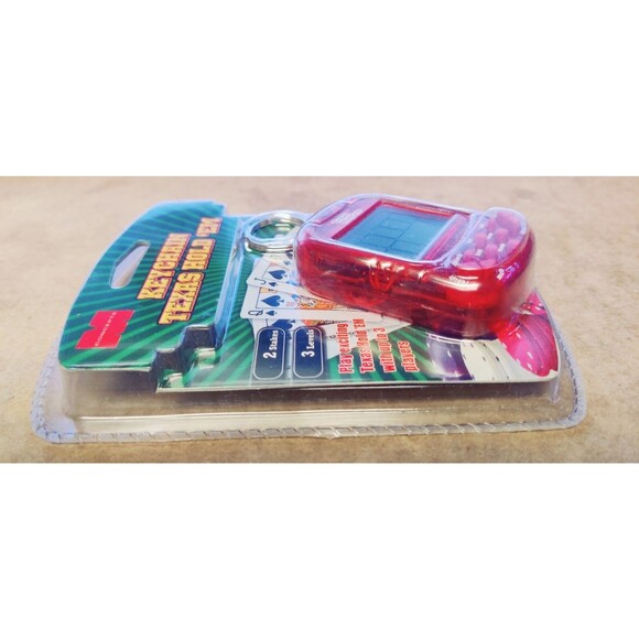 Texas Hold'em Electronic Handheld Game, M Concepts Keychain, 2004 - Vintage - Picture 4 of 9